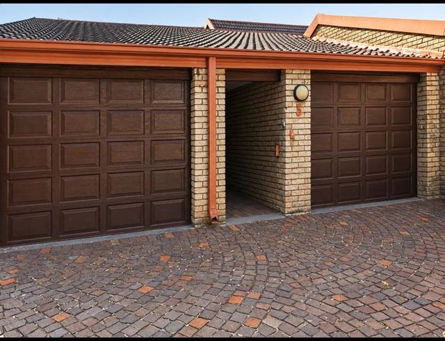 3 BEDROOM TOWNHOUSE FOR SALE IN BRAMLEY PARK